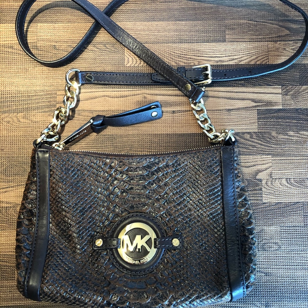 MICHAEL KORS EMBOSSED LEATHER SHOULDER BAG